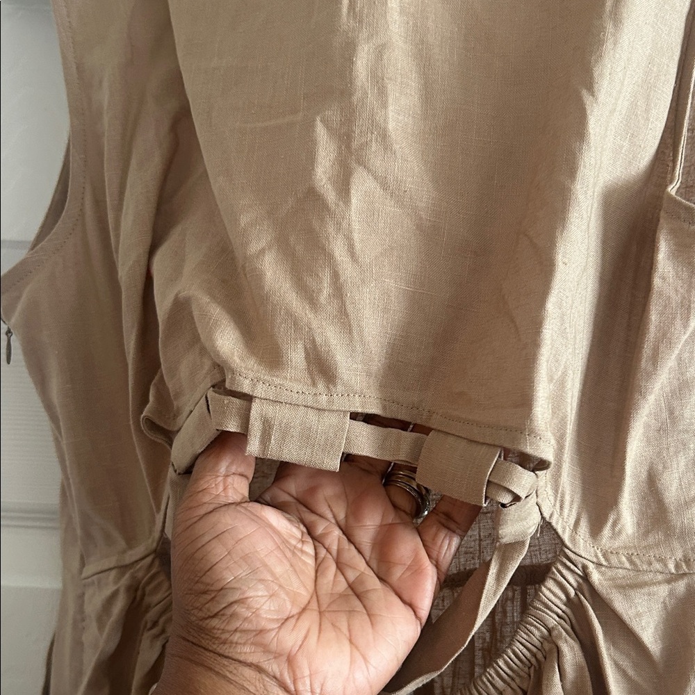 NWT Camellia Sleeveless Wide-Leg Jumpsuit in Beige - Picture 12 of 13